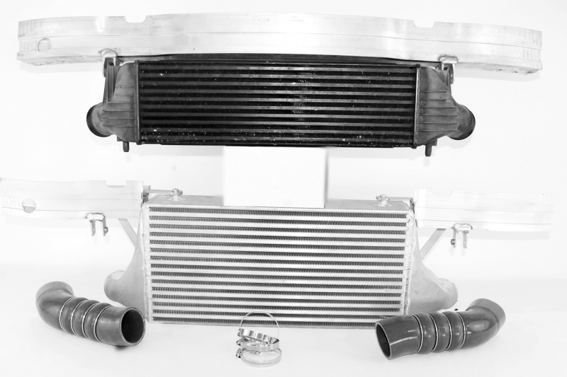 Audi RS3 8P 2.5TFSI Performance Tuning Ladeluftkühler EVO 2 mit Silikon
