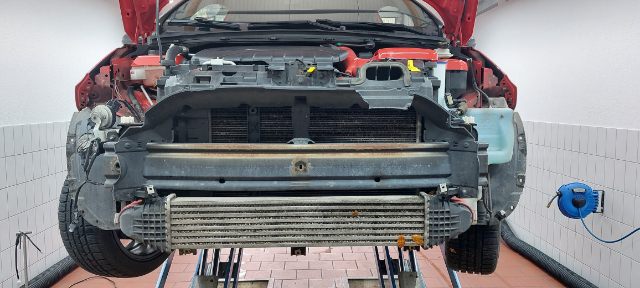 Tuning Ladeluftkühler für Ford Fiesta MK7   ST180 ST200 1.6T
