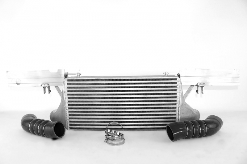 Audi RS3 8P 2.5TFSI Performance Tuning Ladeluftkühler EVO 2 mit Silikon